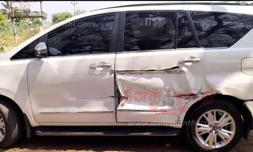 கார் மீது லாரி மோதல்