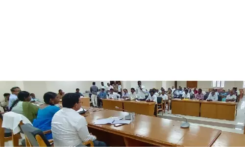 இடை நின்ற 300 மாணவர்கள் பள்ளியில் சேர்ப்பு