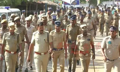 பலத்த போலீஸ் பாதுகாப்புடன் கோபியில் நடந்த ஆர்.எஸ்.எஸ். ஊர்வலம்