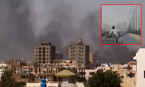 சூடானில் ராணுவ மோதல்; ஐ.நா. பணியாளர்கள் உள்பட பலி எண்ணிக்கை 97 ஆக உயர்வு சூடானில் ராணுவ மோதல்; ஐ.நா. பணியாளர்கள் உள்பட பலி எண்ணிக்கை 97 ஆக உயர்வு