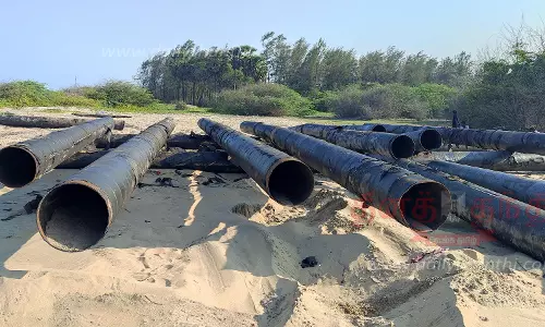 கச்சா எண்ணெய் கொண்டு செல்லும் குழாய் அகற்றும் பணி