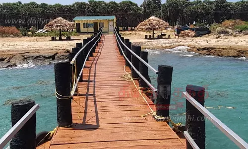 மண்டபத்தில் இருந்து பாம்பன் பாலம் வரை சுற்றுலா படகுசவாரி