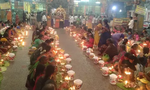 திருவிளக்கு பூஜை