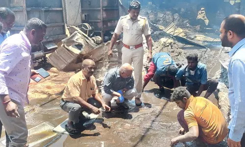 ஊதுபத்தி தொழிற்சாலையில் பயங்கர தீ விபத்து