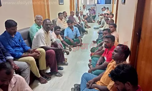 மின்துறை ஊழியர்கள் தர்ணா