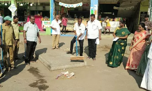 திருக்கோவிலூரில் துப்புரவு பணி