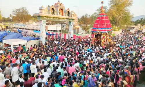 முத்துமாரியம்மன் கோவில் சித்திரை தேரோட்டம்