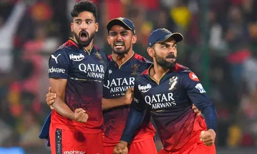 சென்னைக்கு எதிரான ஆட்டம்....கோலிக்கு போட்டி கட்டணத்தில் 10 சதவீதம் அபராதம் - காரணம் என்ன...?