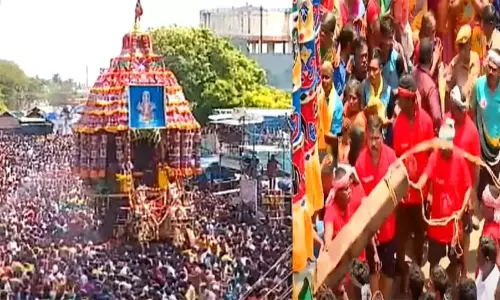 சமயபுரம் மாரியம்மன் கோவில் தேரோட்டம் - மக்கள் வெள்ளத்தில் மிதந்த தேர்..!