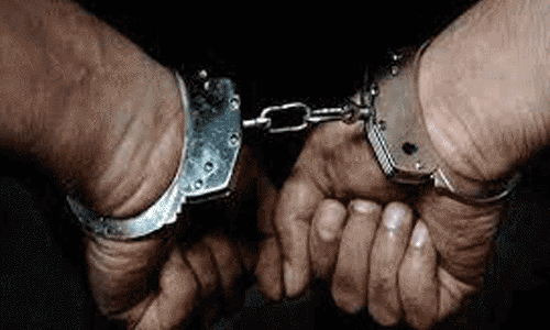 ஓடும் ரெயிலில் கல்லூரி மாணவிக்கு பாலியல் தொல்லை- வாலிபர் கைது