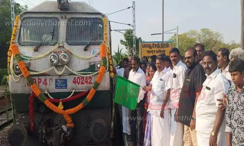செங்கோட்டை- தாம்பரம் ரெயிலுக்கு பாவூர்சத்திரத்தில் வரவேற்பு செங்கோட்டை- தாம்பரம் ரெயிலுக்கு பாவூர்சத்திரத்தில் வரவேற்பு
