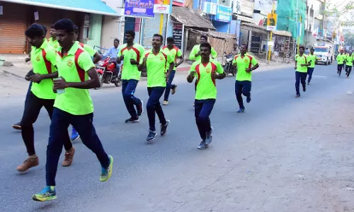 தீ தொண்டு நாளையொட்டி மினி மாரத்தான்