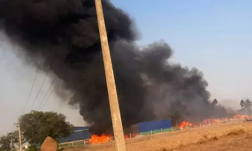 பிளாஸ்டிக் மறுசுழற்சி கம்பெனியில் தீ விபத்து