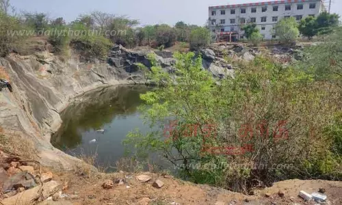 கல்குவாரி குட்டையை மூட வேண்டும் கல்குவாரி குட்டையை மூட வேண்டும்