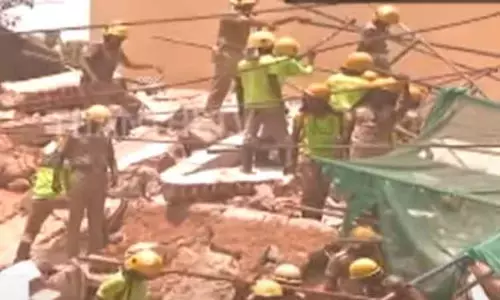 சென்னை பிராட்வே கட்டட விபத்து - உரிமையாளர் மீது 5 பிரிவுகளின் கீழ் வழக்குப்பதிவு சென்னை பிராட்வே கட்டட விபத்து - உரிமையாளர் மீது 5 பிரிவுகளின் கீழ் வழக்குப்பதிவு