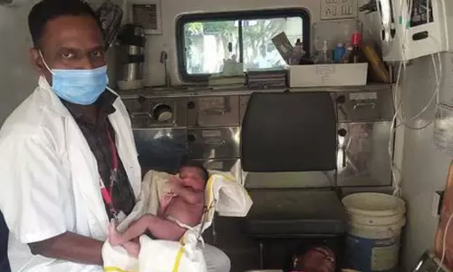 பண்ருட்டி அருகேஆம்புலன்சில் பெண்ணுக்கு பிரசவம்