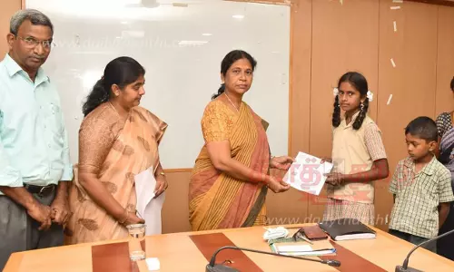 மாணவ-மாணவிகள் கல்வியை தொடர வைப்பு நிதி பத்திரங்கள்