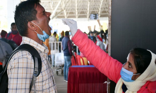 இந்தியாவில் தொடர்ந்து அதிகரிக்கும் கொரோனா தொற்று: ஒரே நாளில் 12,591 பேருக்கு பாதிப்பு இந்தியாவில் தொடர்ந்து அதிகரிக்கும் கொரோனா தொற்று: ஒரே நாளில் 12,591 பேருக்கு பாதிப்பு