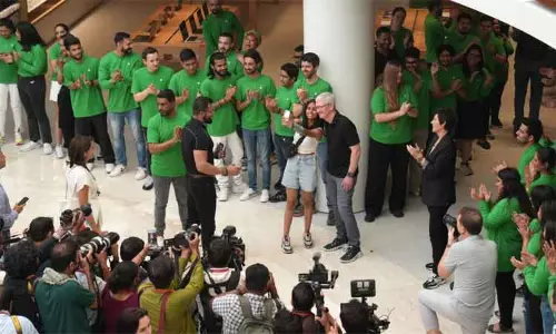 இந்தியாவில் ஆப்பிள் நிறுவனத்தின் 2-வது நேரடி விற்பனை நிலையம் - டெல்லியில் திறப்பு