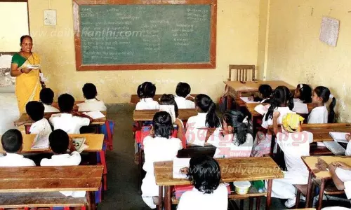 அரசுப்பள்ளிகளில் குழந்தைகளைச் சேர்க்கும் ஆர்வம் அதிகரித்து வருகிறதா?ஆசிரியர்கள், பெற்றோர்கள் கருத்து