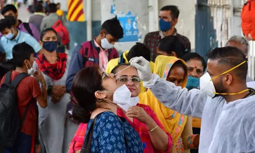 சற்று குறைந்த தினசரி கொரோனா பாதிப்பு: இந்தியாவில் ஒரே நாளில் 11,692 பேருக்கு தொற்று உறுதி சற்று குறைந்த தினசரி கொரோனா பாதிப்பு: இந்தியாவில் ஒரே நாளில் 11,692 பேருக்கு தொற்று உறுதி