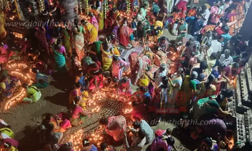 லட்ச தீபம் ஏற்றும் நிகழ்ச்சி லட்ச தீபம் ஏற்றும் நிகழ்ச்சி