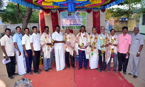 மத்திய அரசுக்கு இணையான ஊதியம் வழங்க வேண்டும்