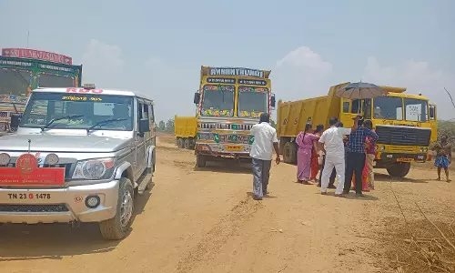 மண் கடத்திய 5 லாரிகள் பறிமுதல்