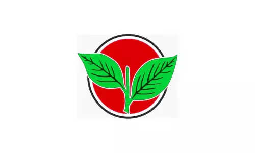 பெங்களூரு புலிகேசிநகர் தொகுதியில் அ.தி.மு.க. வேட்பாளர் அன்பரசன் வேட்பு மனு ஏற்பு; ஓ.பன்னீர்செல்வம் அறிவித்த 3 பேரில், ஒருவரின் மனு தள்ளுபடி