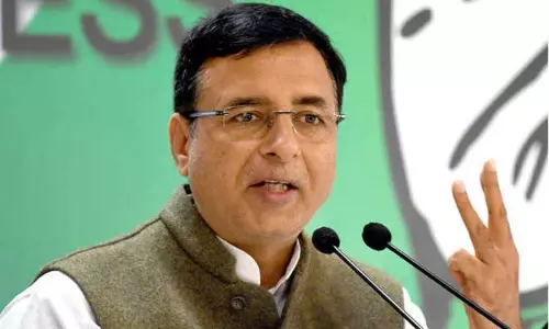 ஈசுவரப்பாவுடன் பேசியதன் மூலம் 40 சதவீத கமிஷனை பிரதமர் ஊக்குவிக்கிறார்; ரன்தீப்சிங் சுர்ஜேவாலா குற்றச்சாட்டு