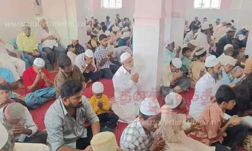 பள்ளிவாசல்களில் சிறப்பு தொழுகை பள்ளிவாசல்களில் சிறப்பு தொழுகை