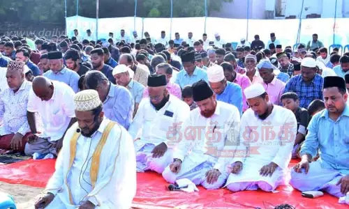 கீழக்கரையில் ரம்ஜான் சிறப்பு தொழுகை கீழக்கரையில் ரம்ஜான் சிறப்பு தொழுகை