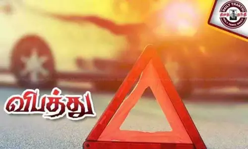 லாரி மீது கார் மோதல்; தாய்-மகன் படுகாயம் லாரி மீது கார் மோதல்; தாய்-மகன் படுகாயம்