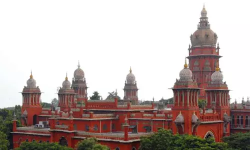 அண்ணாமலை பல்கலைக்கழகத்தை கண்காணிக்க உயர்மட்ட குழு அமைக்க கோரி வழக்கு - தமிழ்நாடு அரசுக்கு ஐகோர்ட்டு நோட்டீஸ் அண்ணாமலை பல்கலைக்கழகத்தை கண்காணிக்க உயர்மட்ட குழு அமைக்க கோரி வழக்கு - தமிழ்நாடு அரசுக்கு ஐகோர்ட்டு நோட்டீஸ்