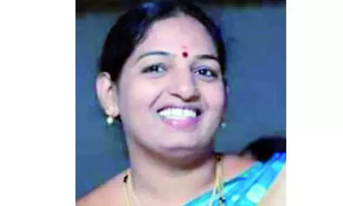 சவதத்தி எல்லம்மா தொகுதி பா.ஜனதா பெண் வேட்பாளரின் வேட்பு மனு நீண்ட இழுபறிக்கு பிறகு ஏற்பு