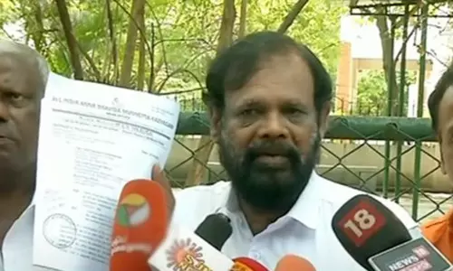 கர்நாடக தேர்தல்: ஓபிஎஸ் மனு ஏற்பு - தேர்தல் அலுவலகத்தில் அதிமுக சார்பில் புகார் மனு