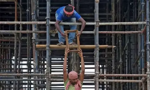 12 மணி நேர வேலை மசோதா: தொழிற்சங்கங்கள் வேலை நிறுத்தம் அறிவிப்பு 12 மணி நேர வேலை மசோதா: தொழிற்சங்கங்கள் வேலை நிறுத்தம் அறிவிப்பு