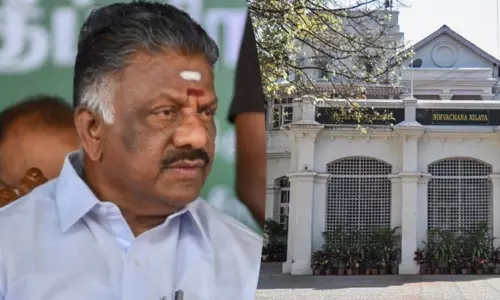 அதிமுக பெயரில் வேட்புமனு தாக்கல்: ஓபிஎஸ் தரப்பு வேட்பாளருக்கு தேர்தல் ஆணையம் நோட்டீஸ்