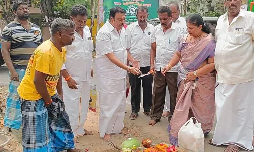 ரூ.10 லட்சத்தில் கழிவுநீர் கால்வாய், சிமெண்டு சாலை