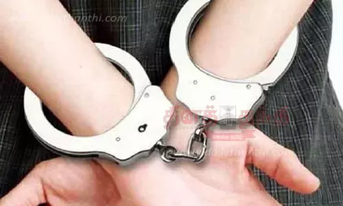 திருச்சியில் தெருநாயை சுட்டுக் கொன்ற டாக்டர் கைது