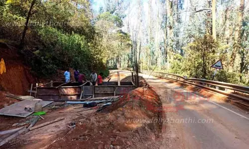 4-வது மாற்றுப்பாதையில் பாலம் கட்டும் பணி