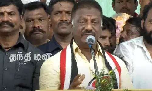 அதிமுக தொண்டர்களை நம்பி தர்ம யுத்தத்தை தொடங்கி உள்ளோம் - திருச்சி மாநாட்டில் ஓ.பி.எஸ். பேச்சு