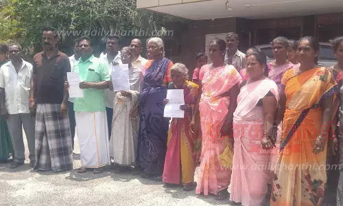 பையர்நத்தம் கிராமத்தில்மதுக்கடையை வேறு இடத்திற்கு மாற்ற வேண்டும்குறைதீர்க்கும் நாள் கூட்டத்தில் பொதுமக்கள் மனு