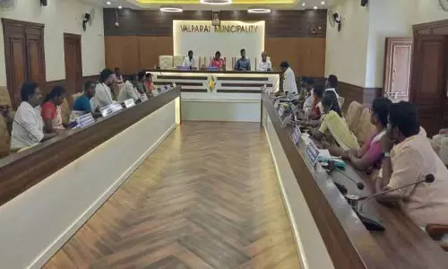 மலை கிராமங்களுக்கு சாலை அமைக்க வேண்டும்