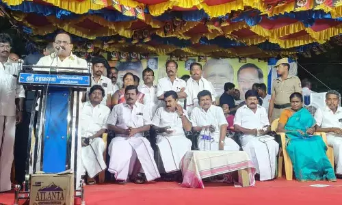 1,000 பேருக்கு நலத்திட்ட உதவிகள் 1,000 பேருக்கு நலத்திட்ட உதவிகள்