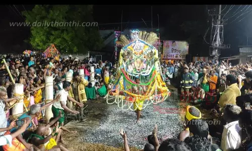 சீதளாதேவி மாரியம்மன் கோவிலில் தீமிதி திருவிழா