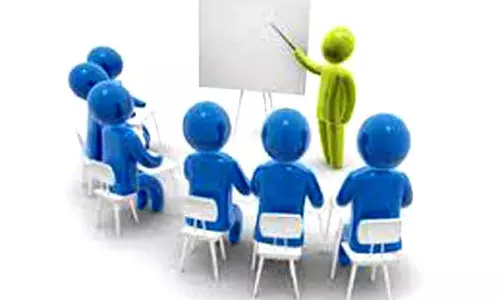 தர்மபுரியில் மாணவர்கள், பொதுமக்களுக்கு நீச்சல் பயிற்சி