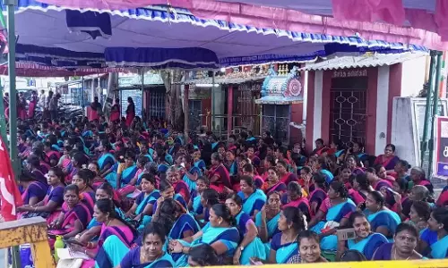 அங்கன்வாடி ஊழியர்கள் காத்திருப்பு போராட்டம்