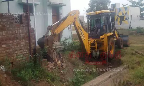 கால்வாய் ஆக்கிரமிப்புகள் அகற்றம்