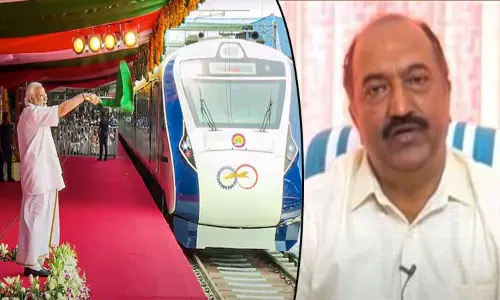 வந்தே பாரத் ரயிலை பிரதமர் தொடங்கி வைத்த அடுத்த சில நிமிடங்களிலே கேரள நிதி அமைச்சர் வெளியிட்ட பரபரப்பு வீடியோ..! வந்தே பாரத் ரயிலை பிரதமர் தொடங்கி வைத்த அடுத்த சில நிமிடங்களிலே கேரள நிதி அமைச்சர் வெளியிட்ட பரபரப்பு வீடியோ..!